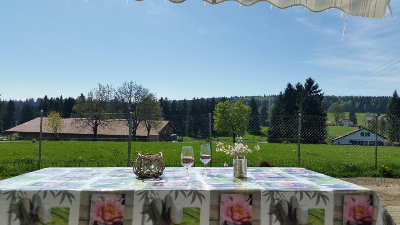 Ferienwohnung "Sous Les Barres" Montfaucon Exterior foto